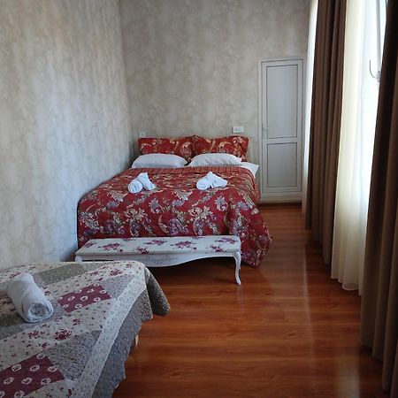 Guest House Nano Martvili Esterno foto
