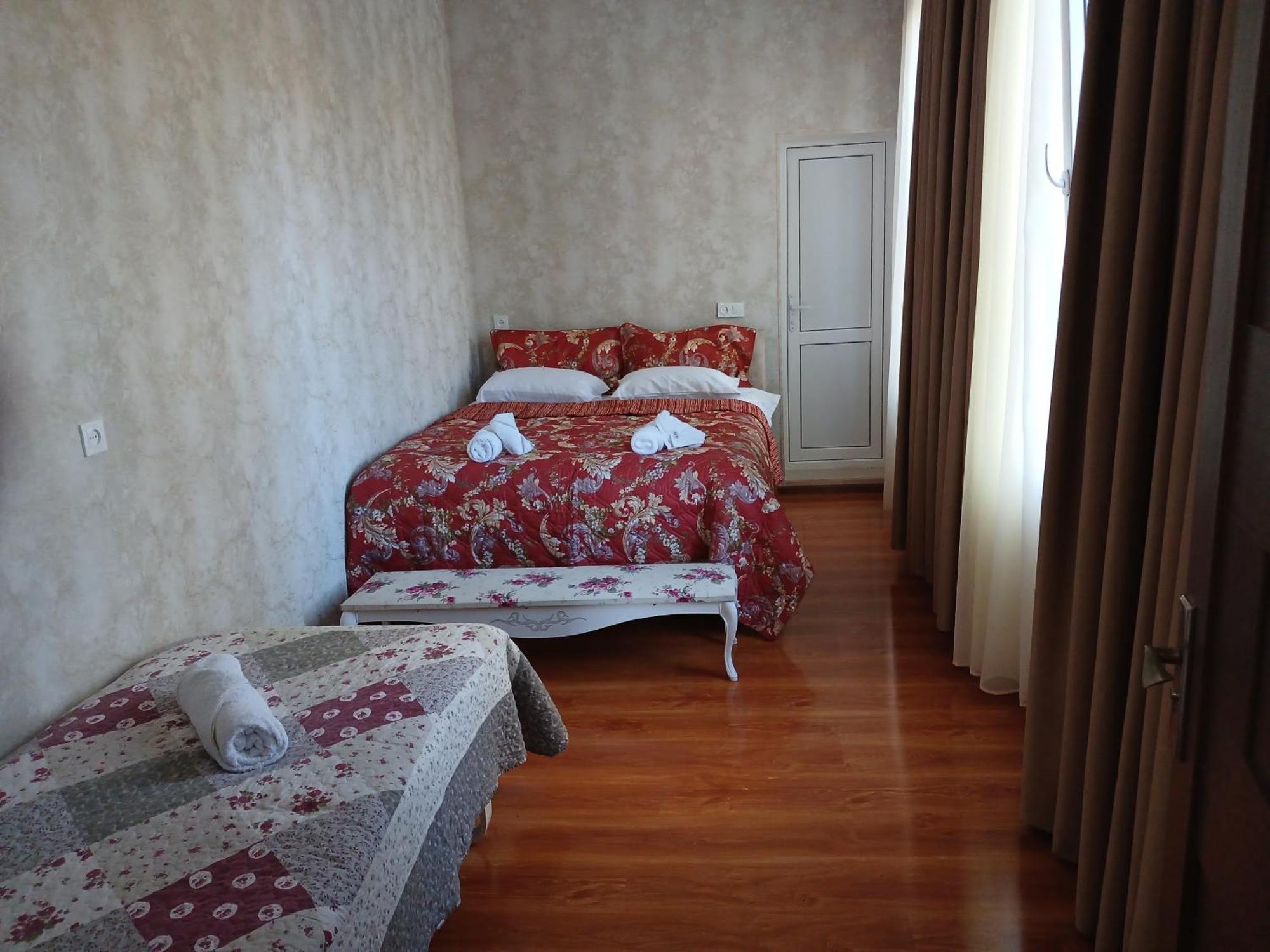 Guest House Nano Martvili Esterno foto